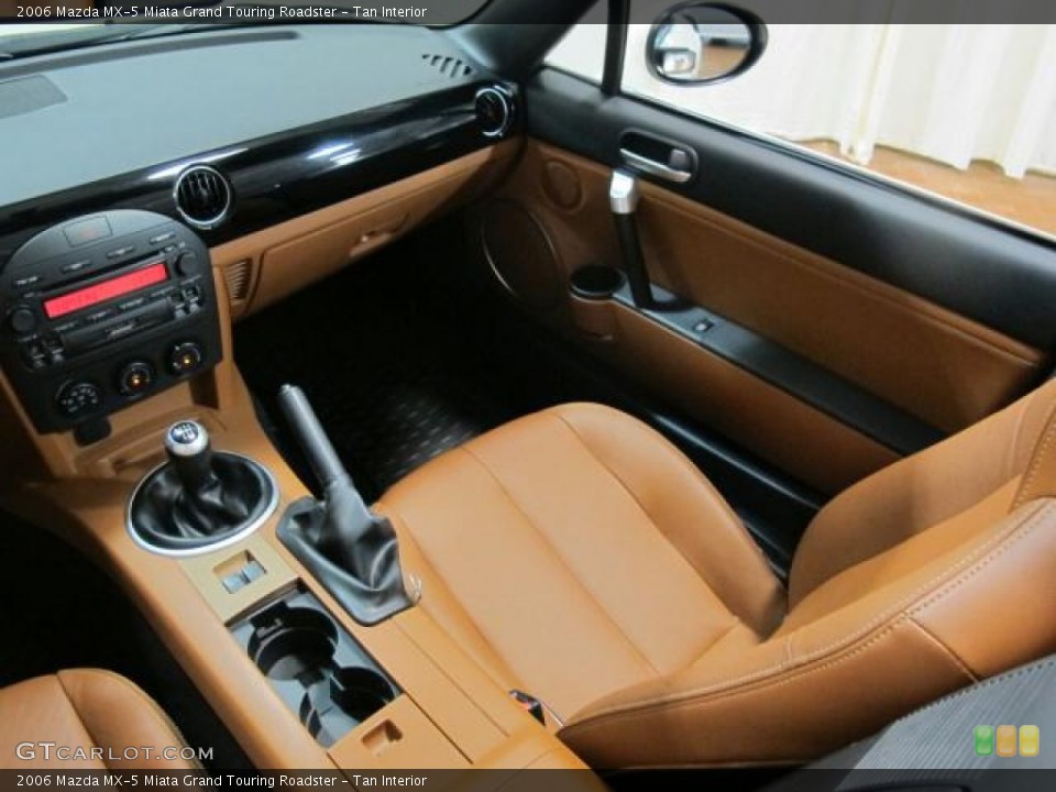 Tan Interior Photo for the 2006 Mazda MX-5 Miata Grand Touring Roadster #67869527