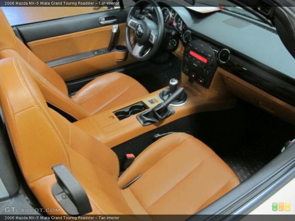 Tan Interior Photo for the 2006 Mazda MX-5 Miata Grand Touring Roadster #67869547