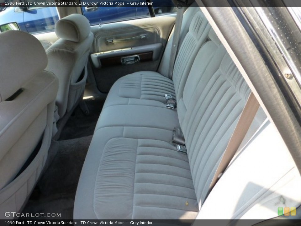 Grey Interior Photo for the 1990 Ford LTD Crown Victoria  #67902494
