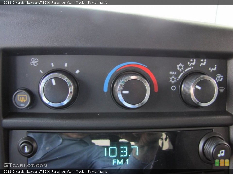 Medium Pewter Interior Controls for the 2012 Chevrolet Express LT 3500 Passenger Van #67908077