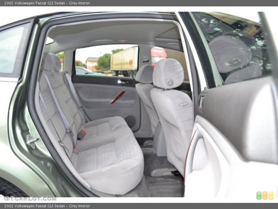 Grey Interior Rear Seat for the 2002 Volkswagen Passat GLS Sedan #67928000