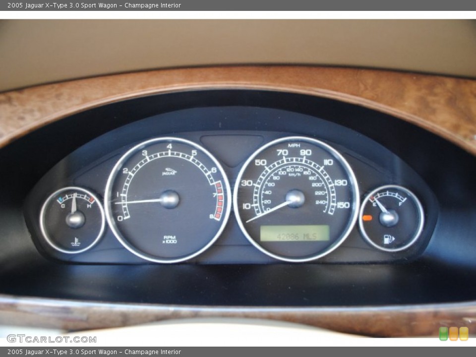 Champagne Interior Gauges for the 2005 Jaguar X-Type 3.0 Sport Wagon #67928077