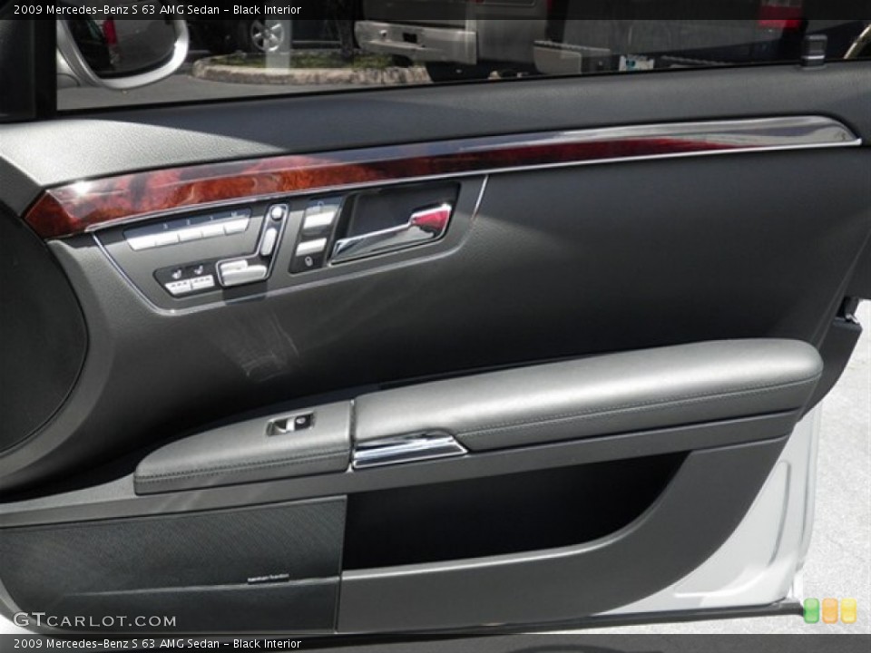 Black Interior Door Panel for the 2009 Mercedes-Benz S 63 AMG Sedan #67929608