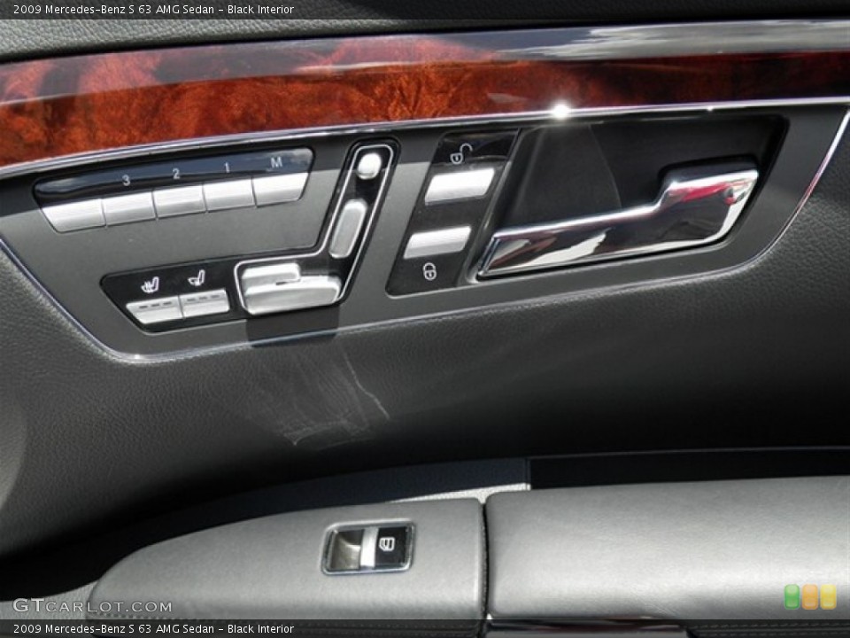 Black Interior Controls for the 2009 Mercedes-Benz S 63 AMG Sedan #67929617