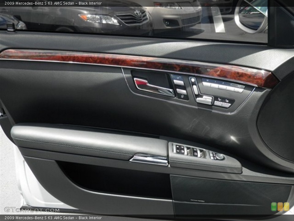 Black Interior Door Panel for the 2009 Mercedes-Benz S 63 AMG Sedan #67929662