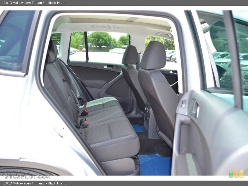 Black Interior Photo for the 2013 Volkswagen Tiguan S #67930697