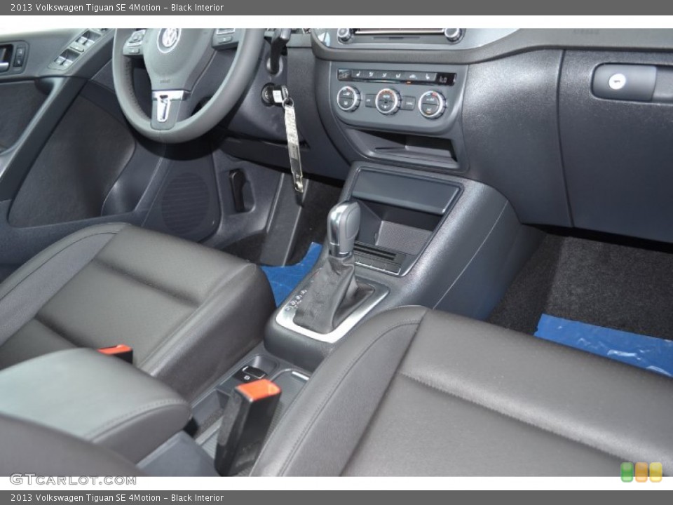 Black Interior Photo for the 2013 Volkswagen Tiguan SE 4Motion #67930991