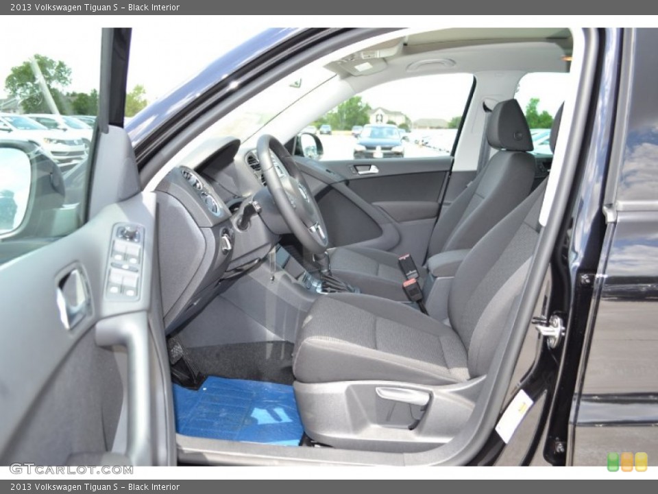 Black Interior Photo for the 2013 Volkswagen Tiguan S #67931018