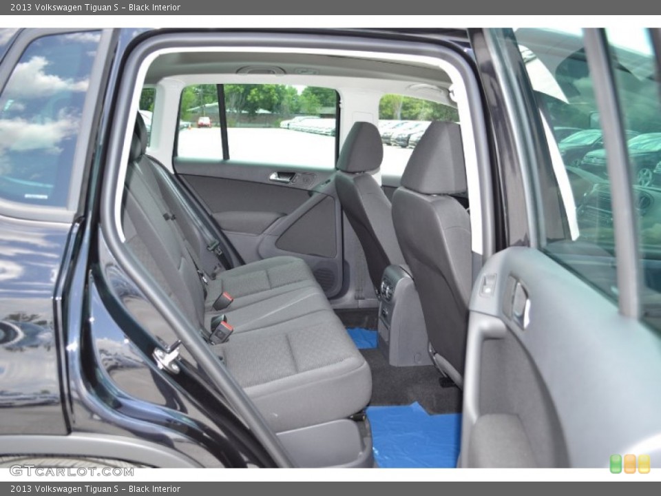 Black Interior Photo for the 2013 Volkswagen Tiguan S #67931027
