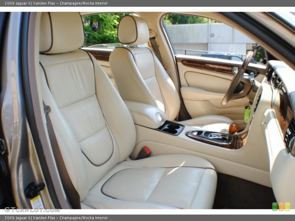 Champagne/Mocha Interior Photo for the 2009 Jaguar XJ Vanden Plas #67939048