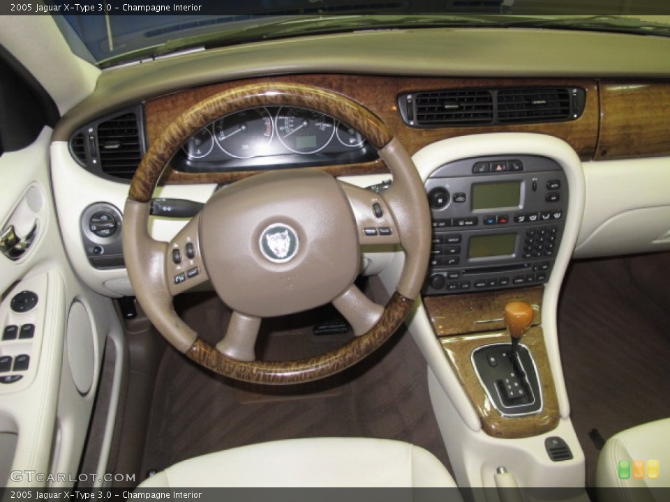 Champagne Interior Dashboard for the 2005 Jaguar X-Type 3.0 #67945526