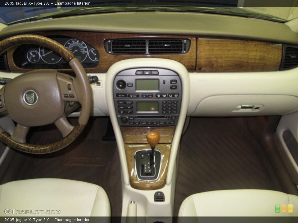 Champagne Interior Dashboard for the 2005 Jaguar X-Type 3.0 #67945532