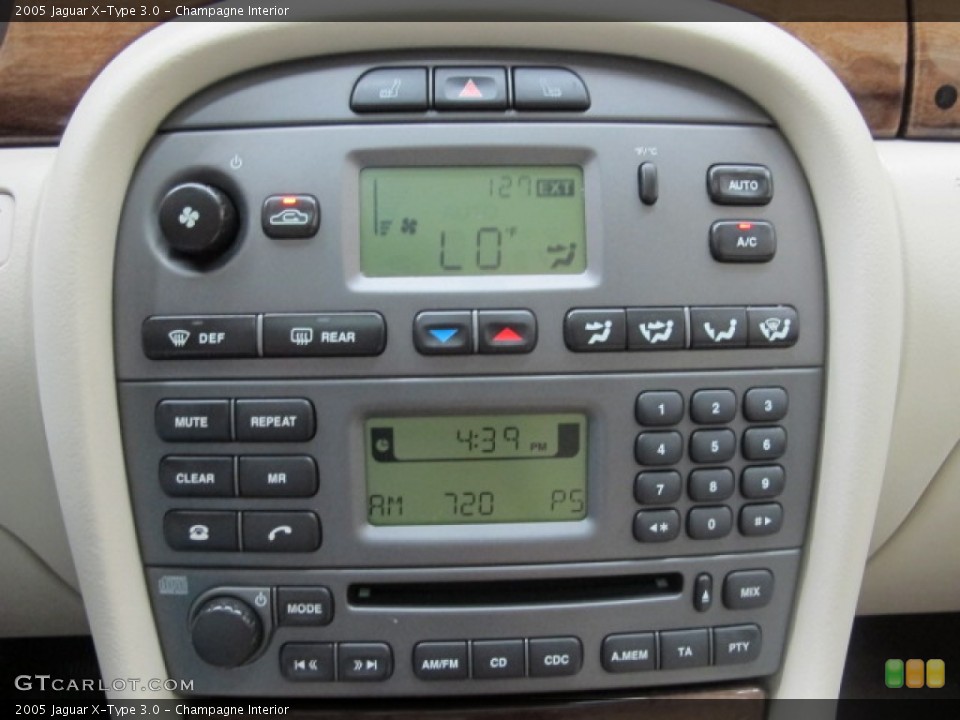 Champagne Interior Controls for the 2005 Jaguar X-Type 3.0 #67945562