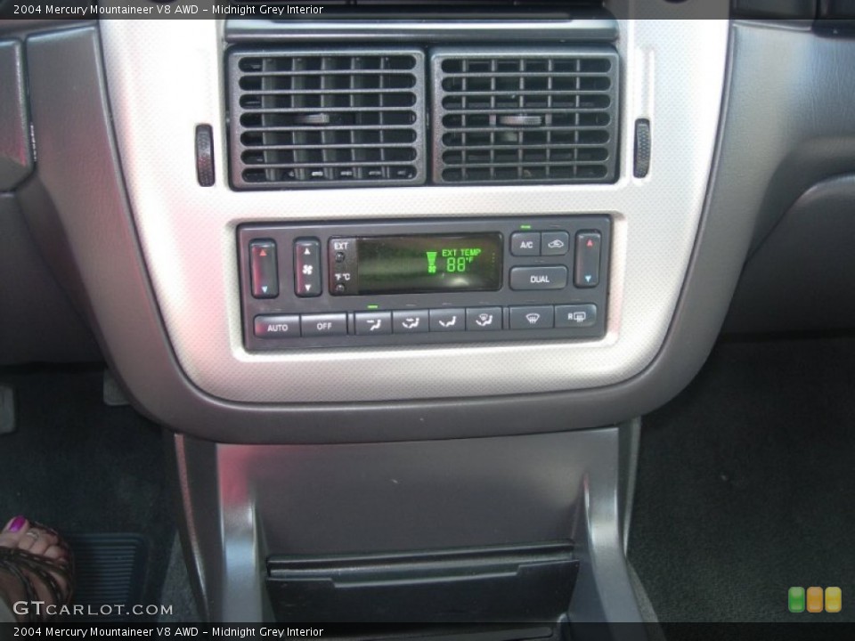 Midnight Grey Interior Controls for the 2004 Mercury Mountaineer V8 AWD #67948517