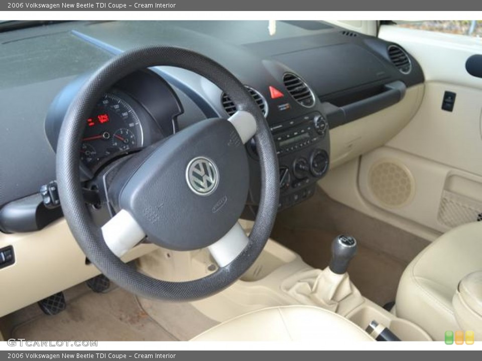 Cream Interior Photo for the 2006 Volkswagen New Beetle TDI Coupe #67957199