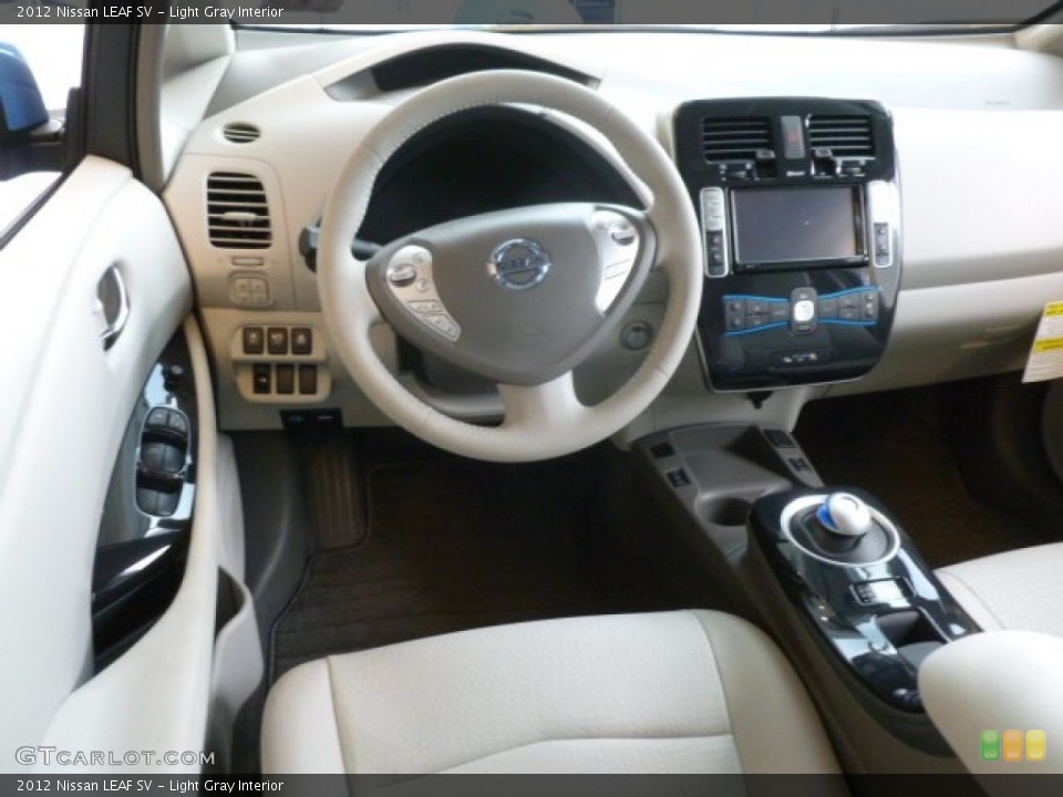 Light Gray Interior Photo for the 2012 Nissan LEAF SV #67957436