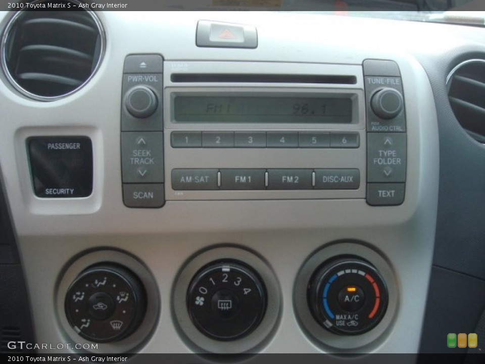 Ash Gray Interior Controls for the 2010 Toyota Matrix S #67980407