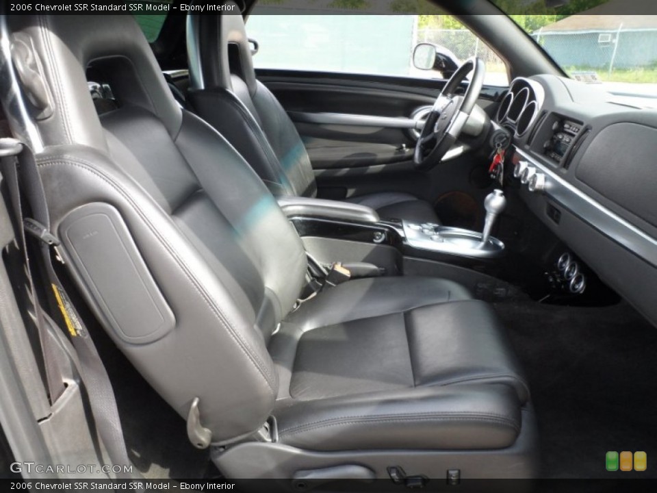 Ebony Interior Photo for the 2006 Chevrolet SSR  #67995605