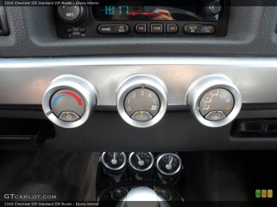 Ebony Interior Controls for the 2006 Chevrolet SSR  #67995680