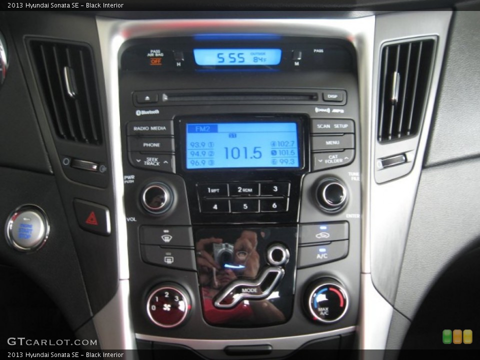 Black Interior Controls for the 2013 Hyundai Sonata SE #68038857