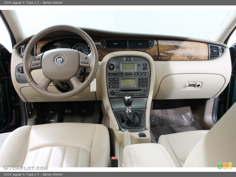 Barley Interior Dashboard for the 2004 Jaguar X-Type 2.5 #68039957