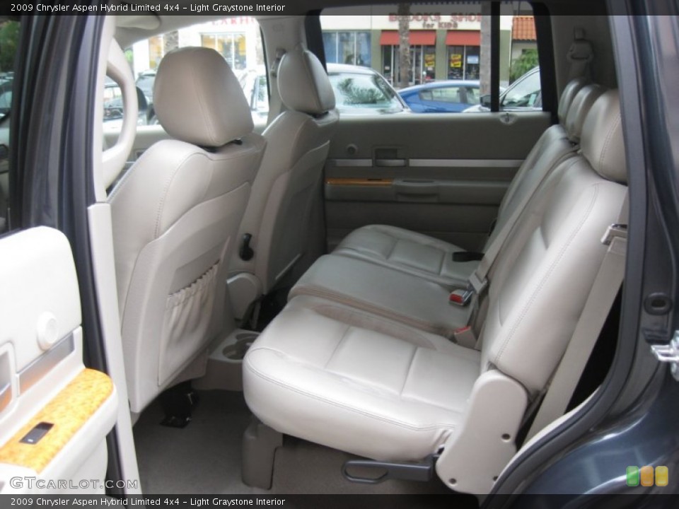 Light Graystone Interior Photo for the 2009 Chrysler Aspen Hybrid Limited 4x4 #68063678