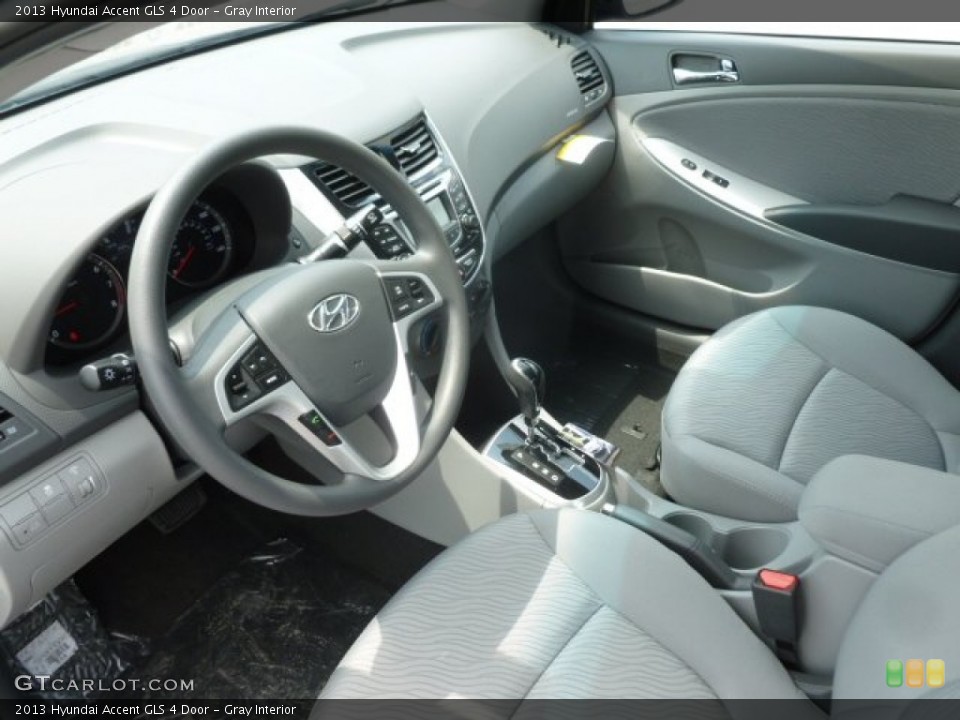 Gray Interior Photo for the 2013 Hyundai Accent GLS 4 Door #68073179