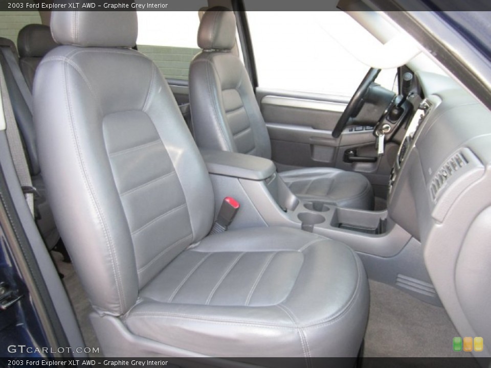 Graphite Grey Interior Photo for the 2003 Ford Explorer XLT AWD #68117096