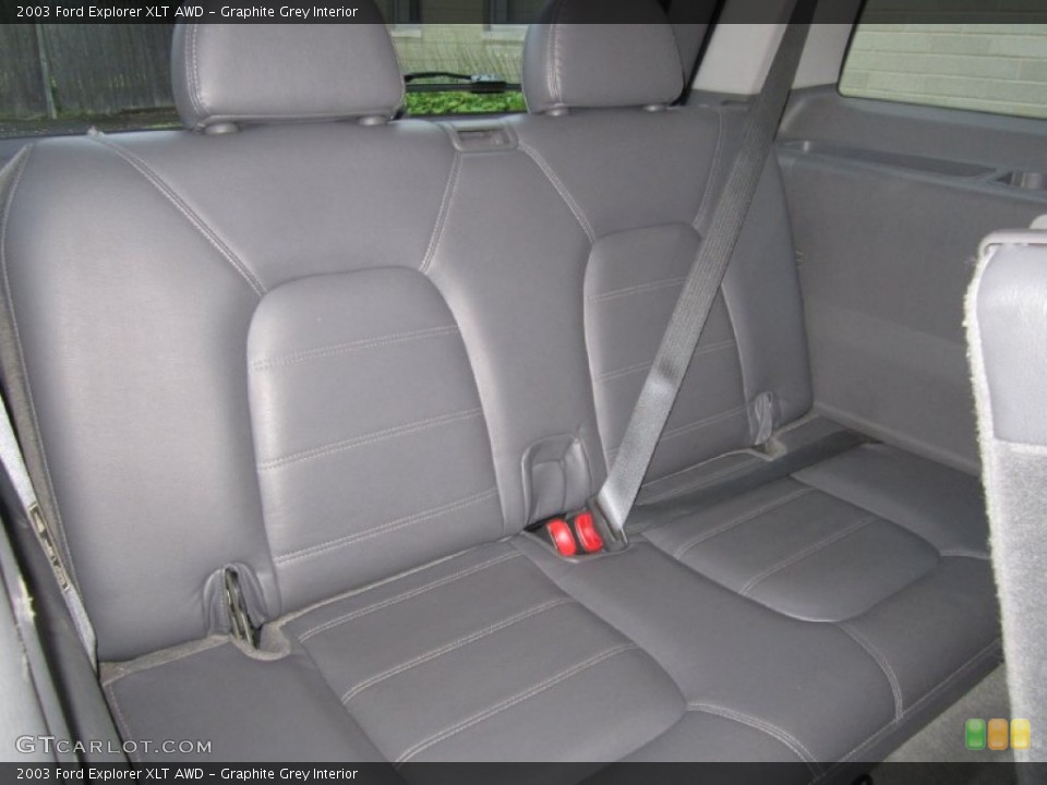 Graphite Grey Interior Photo for the 2003 Ford Explorer XLT AWD #68117159