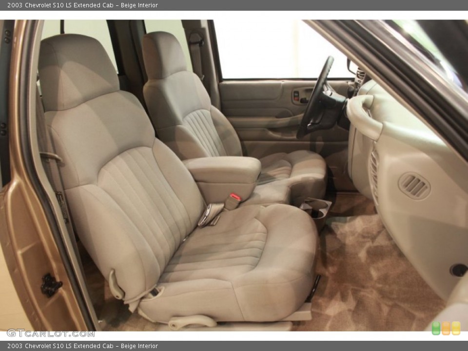 Beige Interior Photo for the 2003 Chevrolet S10 LS Extended Cab #68133890