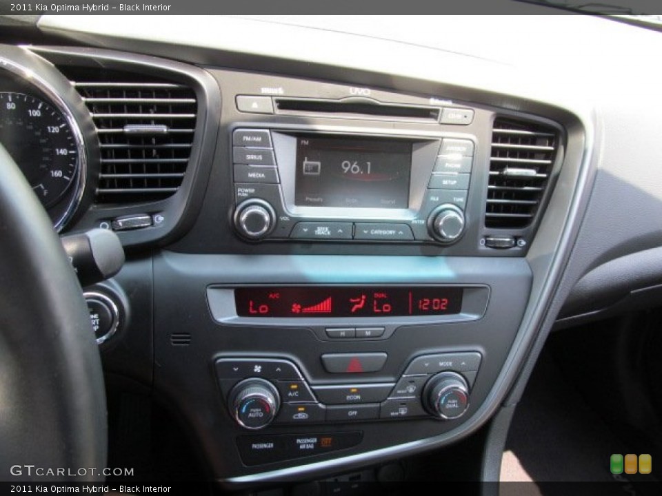 Black Interior Controls for the 2011 Kia Optima Hybrid #68150784