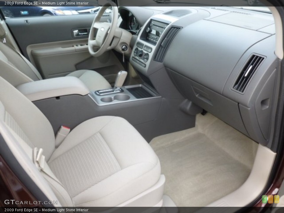Medium Light Stone Interior Photo for the 2009 Ford Edge SE #68164956