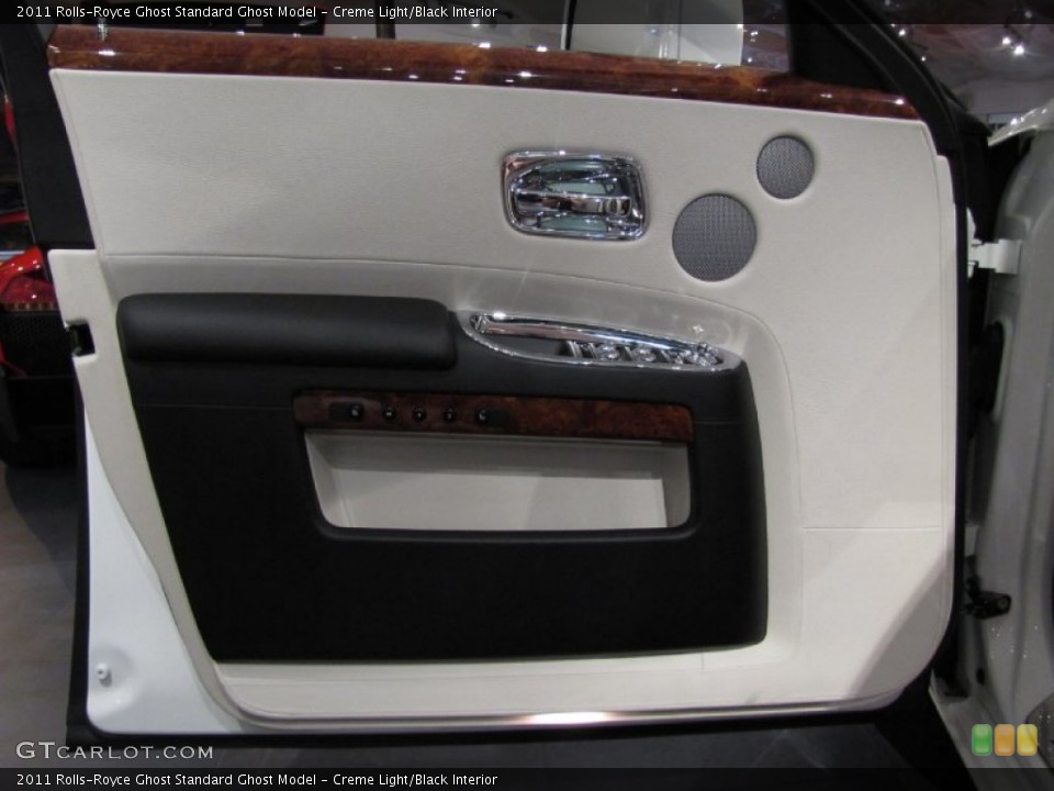 Creme Light/Black Interior Door Panel for the 2011 Rolls-Royce Ghost  #68184132