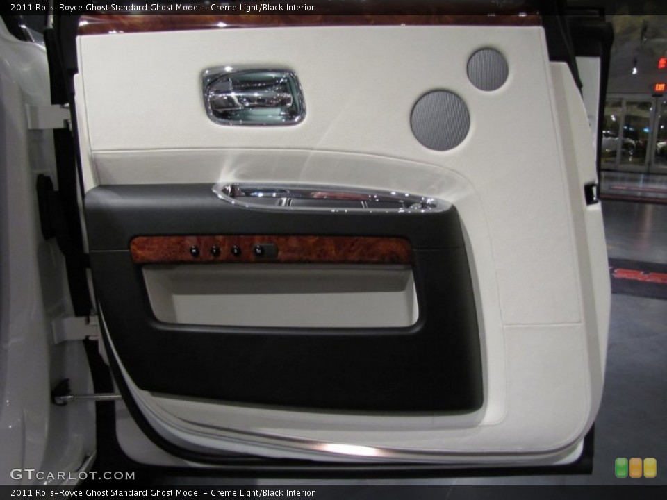 Creme Light/Black Interior Door Panel for the 2011 Rolls-Royce Ghost  #68184171
