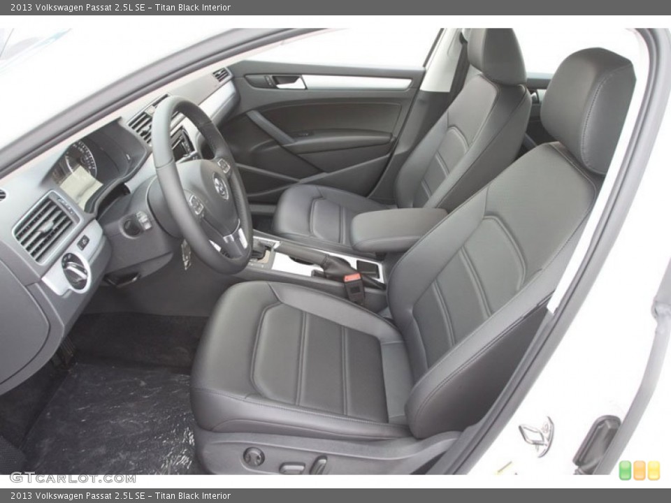 Titan Black Interior Photo for the 2013 Volkswagen Passat 2.5L SE #68185218