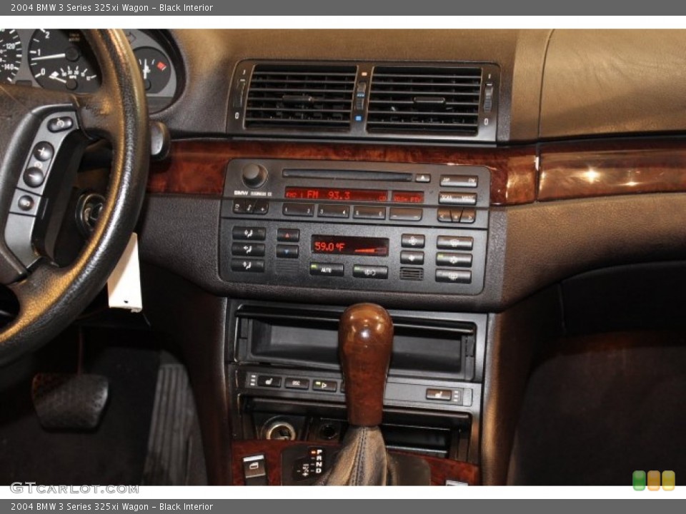 Black Interior Controls for the 2004 BMW 3 Series 325xi Wagon #68192160