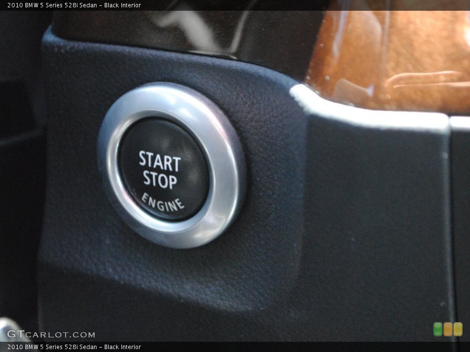 Black Interior Controls for the 2010 BMW 5 Series 528i Sedan #68219076
