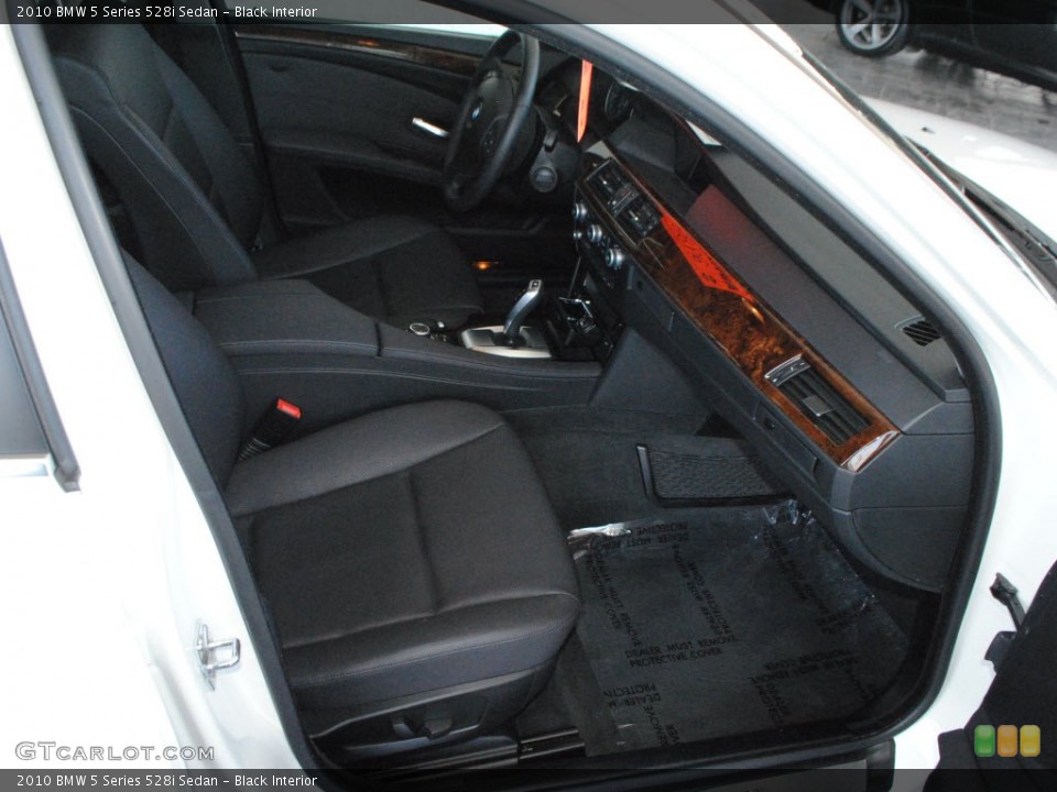 Black Interior Photo for the 2010 BMW 5 Series 528i Sedan #68219166