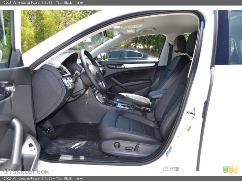 Titan Black Interior Photo for the 2013 Volkswagen Passat 2.5L SE #68235814