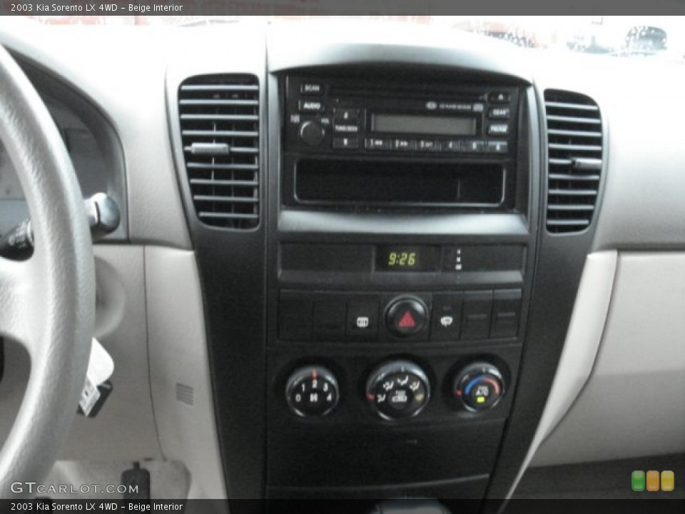Beige Interior Controls for the 2003 Kia Sorento LX 4WD #68283887