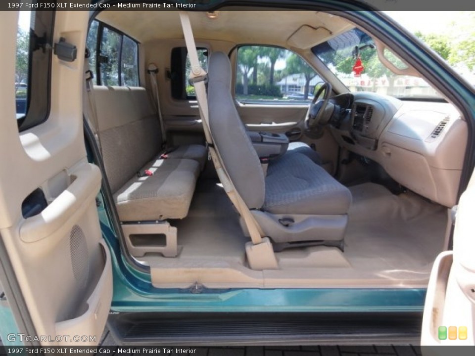 Medium Prairie Tan Interior Photo for the 1997 Ford F150 XLT Extended Cab #68284931