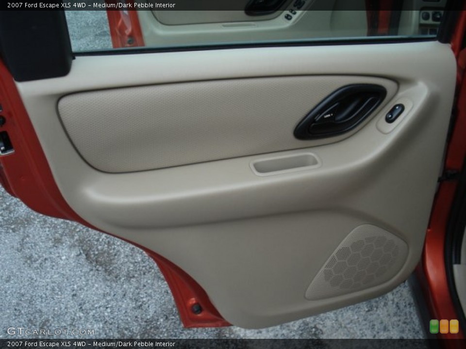 Medium/Dark Pebble Interior Door Panel for the 2007 Ford Escape XLS 4WD #68306840
