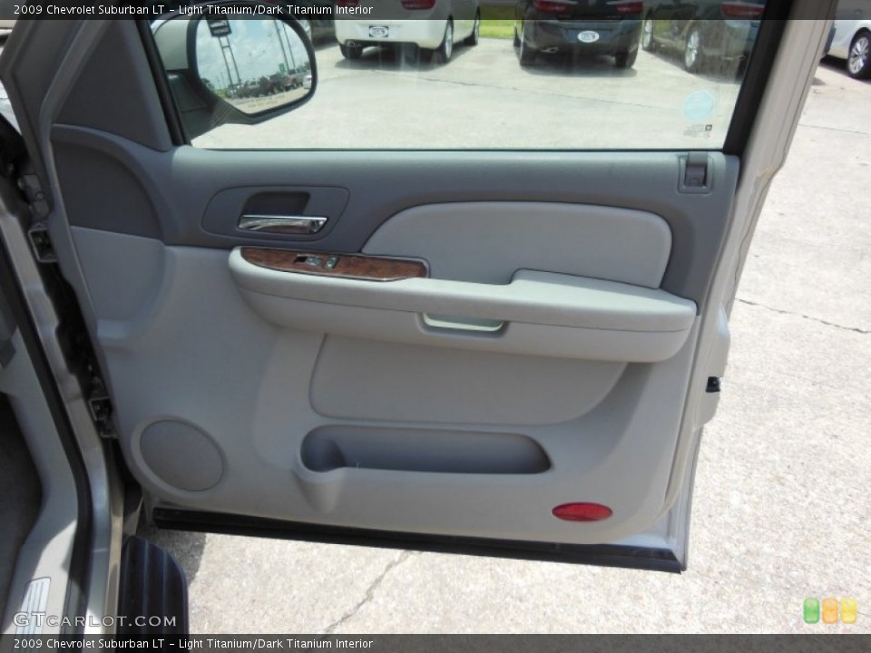 Light Titanium/Dark Titanium Interior Door Panel for the 2009 Chevrolet Suburban LT #68307410