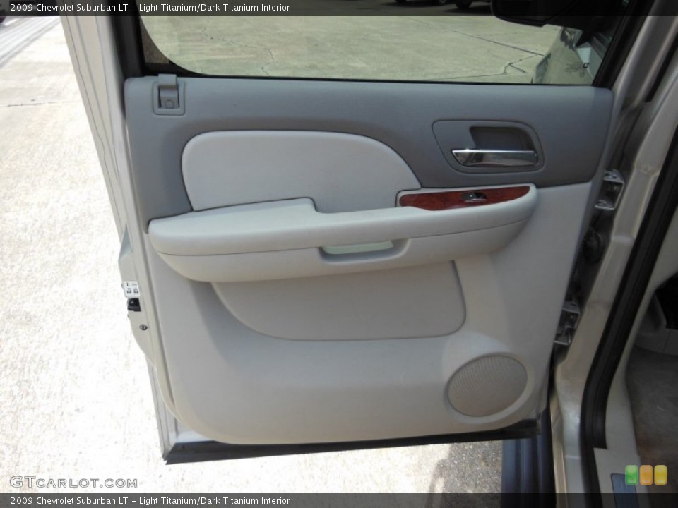 Light Titanium/Dark Titanium Interior Door Panel for the 2009 Chevrolet Suburban LT #68307470