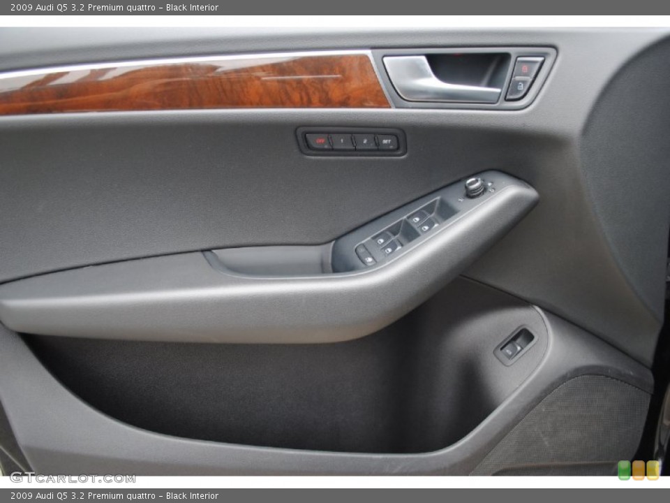 Black Interior Door Panel for the 2009 Audi Q5 3.2 Premium quattro #68338664