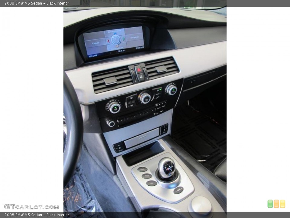 Black Interior Controls for the 2008 BMW M5 Sedan #68358210