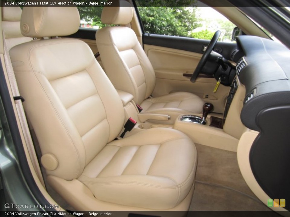Beige Interior Photo for the 2004 Volkswagen Passat GLX 4Motion Wagon #68360577