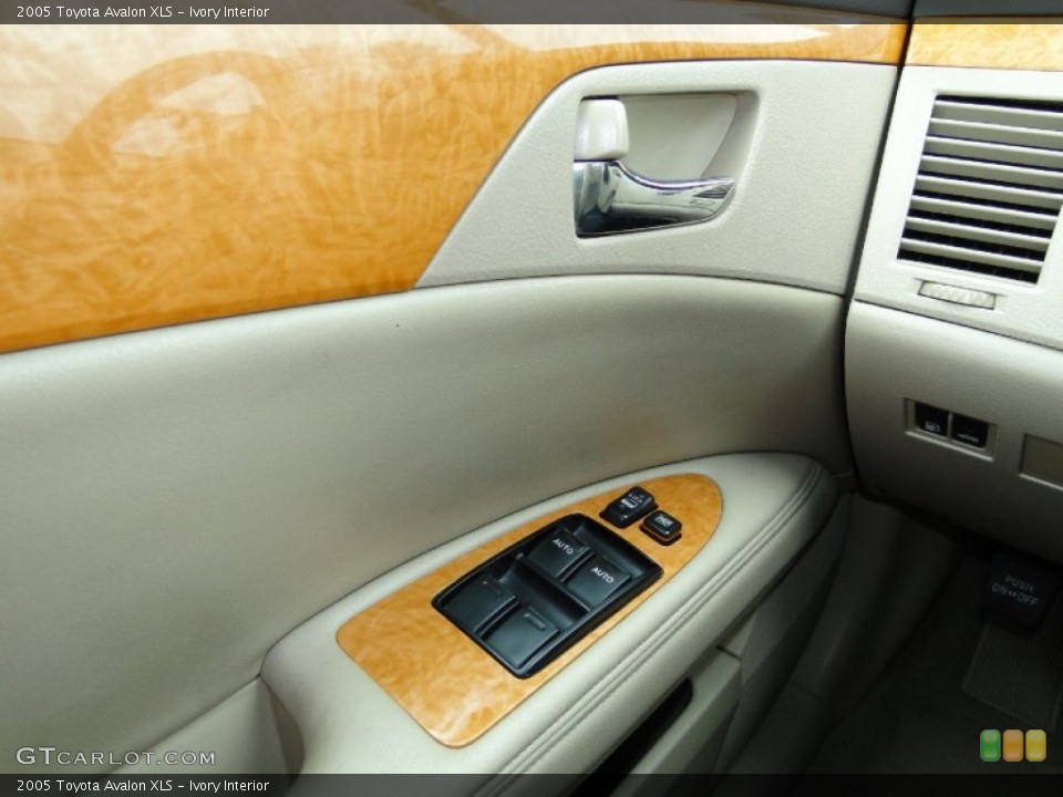 Ivory Interior Controls for the 2005 Toyota Avalon XLS #68366179
