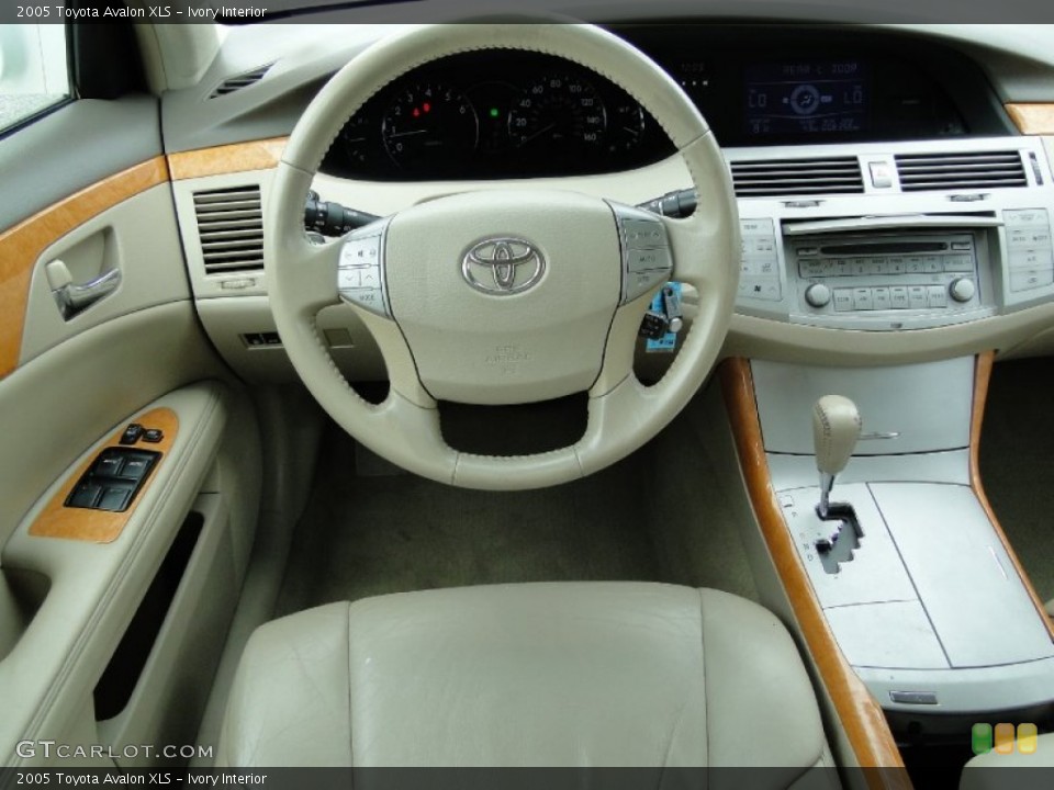 Ivory Interior Dashboard for the 2005 Toyota Avalon XLS #68366191