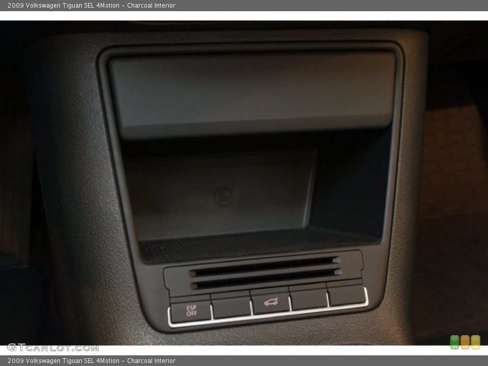 Charcoal Interior Controls for the 2009 Volkswagen Tiguan SEL 4Motion #68367705